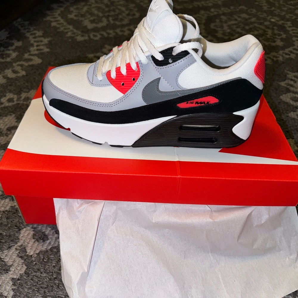 Nike Air Max 90 LV8